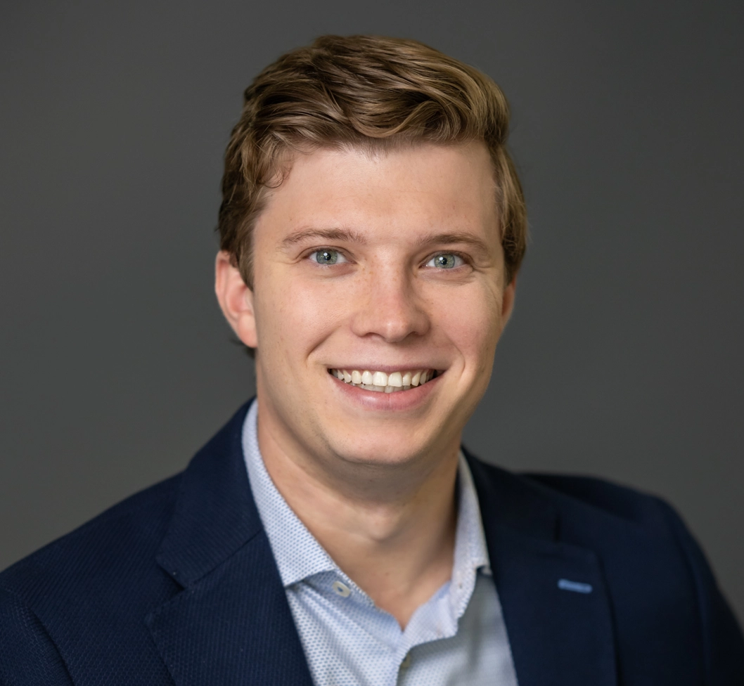 Headshot of Brandon Curtis